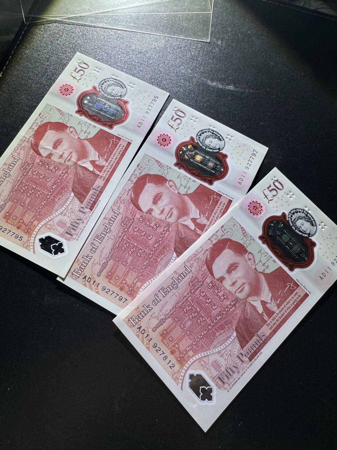 【外币出坑】0元0佣金起拍 无保留价 英国G序列 50磅  尾795 有中折 另外两枚感觉有点瑕疵 如图