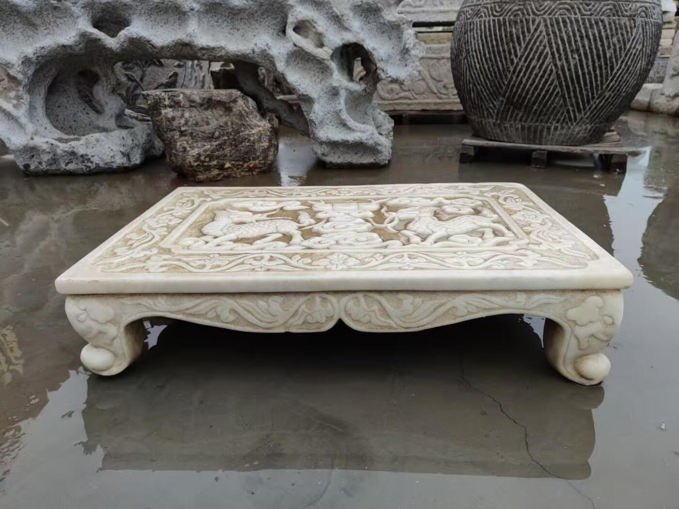 汉白玉小桌，雕刻麒麟，祥瑞之兽