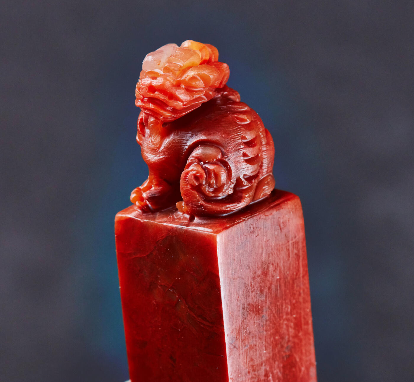 【俄甄集藏】2026年(046)01-07 星期三 晚 19:30 全场包邮 精美老挝石麒麟印章（产地老挝）高：53mm，底座：16mm×16mm，重量：29.31克，颜色明丽，温润如玉