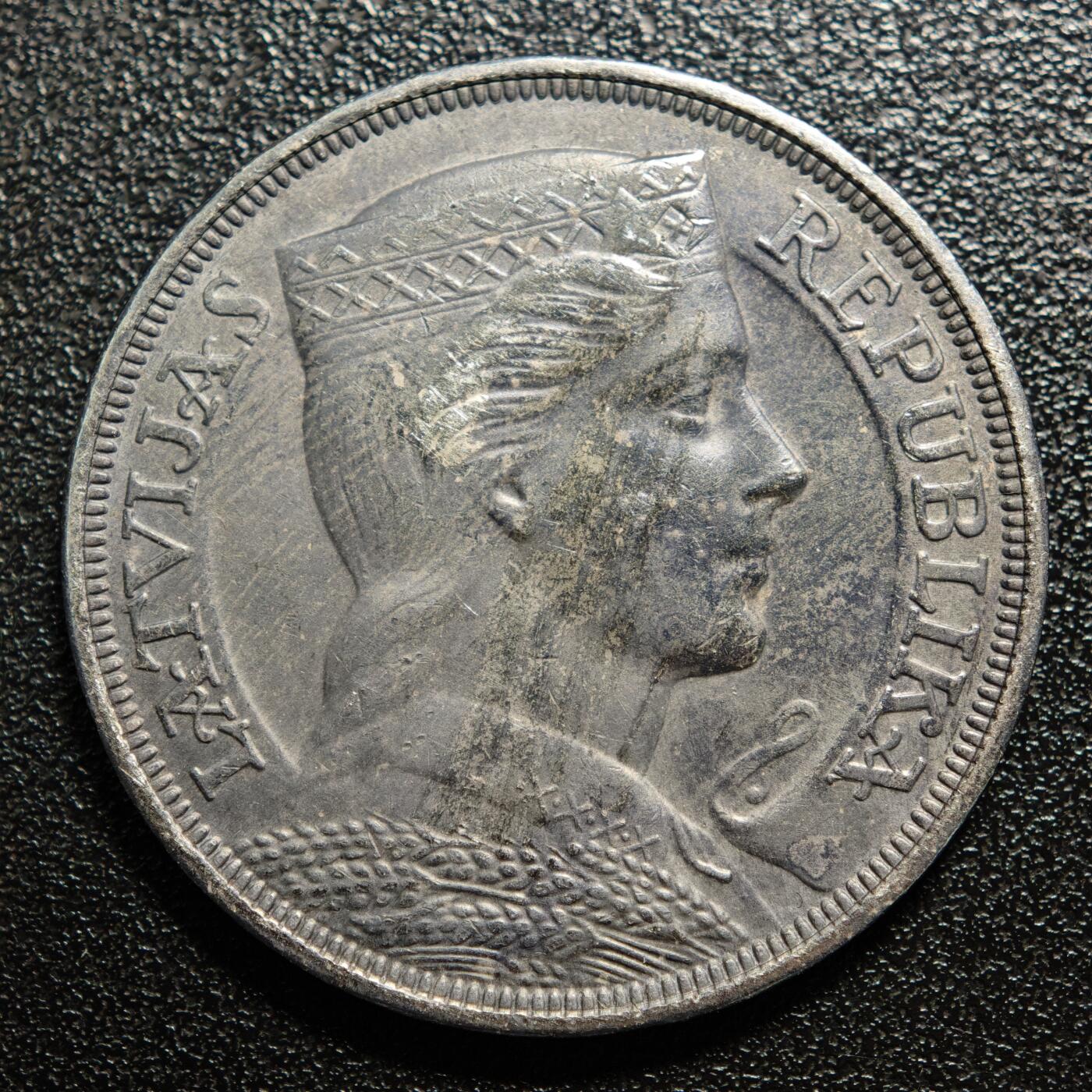 【德藏】世界币章拍卖第158期（拍品征集中~欢迎藏友联系） 3枚一组 1931年 拉脱维亚女神5拉特银币 及 1964年 意大利女神帆船500里拉银币 及 1913年 英属印度1卢比银币 详细尺寸请看拍品介绍