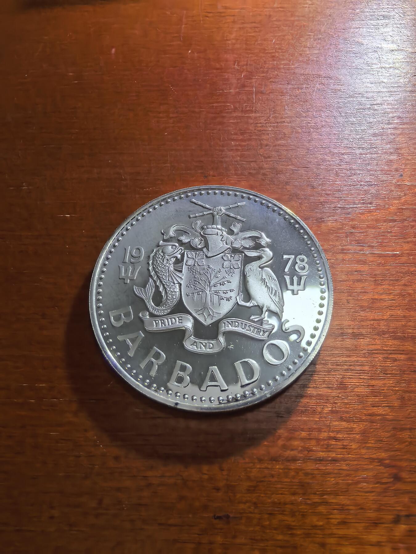 长老汇蛇年精选第八十三场拍卖 1978巴巴多斯贝壳喷泉5元精制银币，1盎司800银，仅有4000多枚