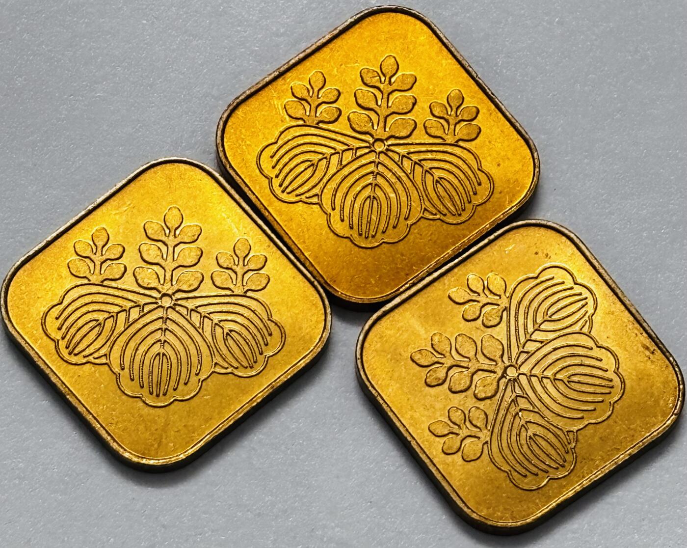 文馨钱币收藏第 286 场，圣诞节专场【 长期接收代拍品低至 0 佣金】 全新 1993 年日本鸡年纪念章 3 枚