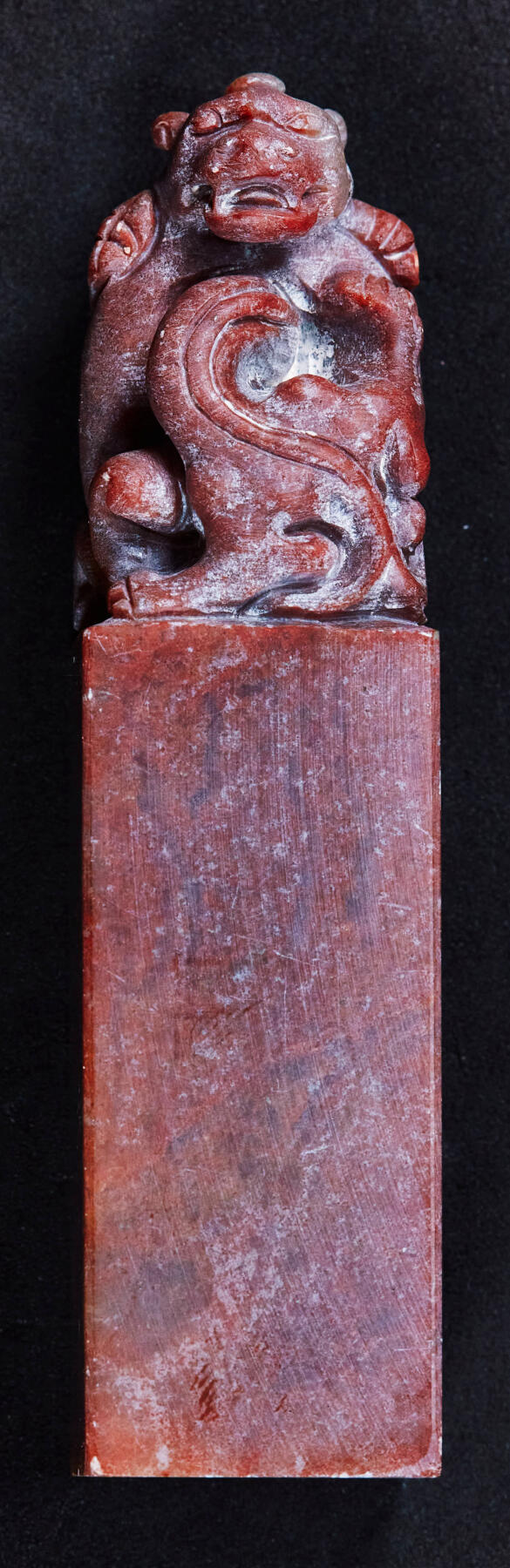 【俄甄集藏】2026年(046)01-07 星期三 晚 19:30 全场包邮 精美寿山石貔貅印章（产地中国福建），高：98mm，底座：24mm×24mm，重量：130.49克，雕工尚佳，寓意好