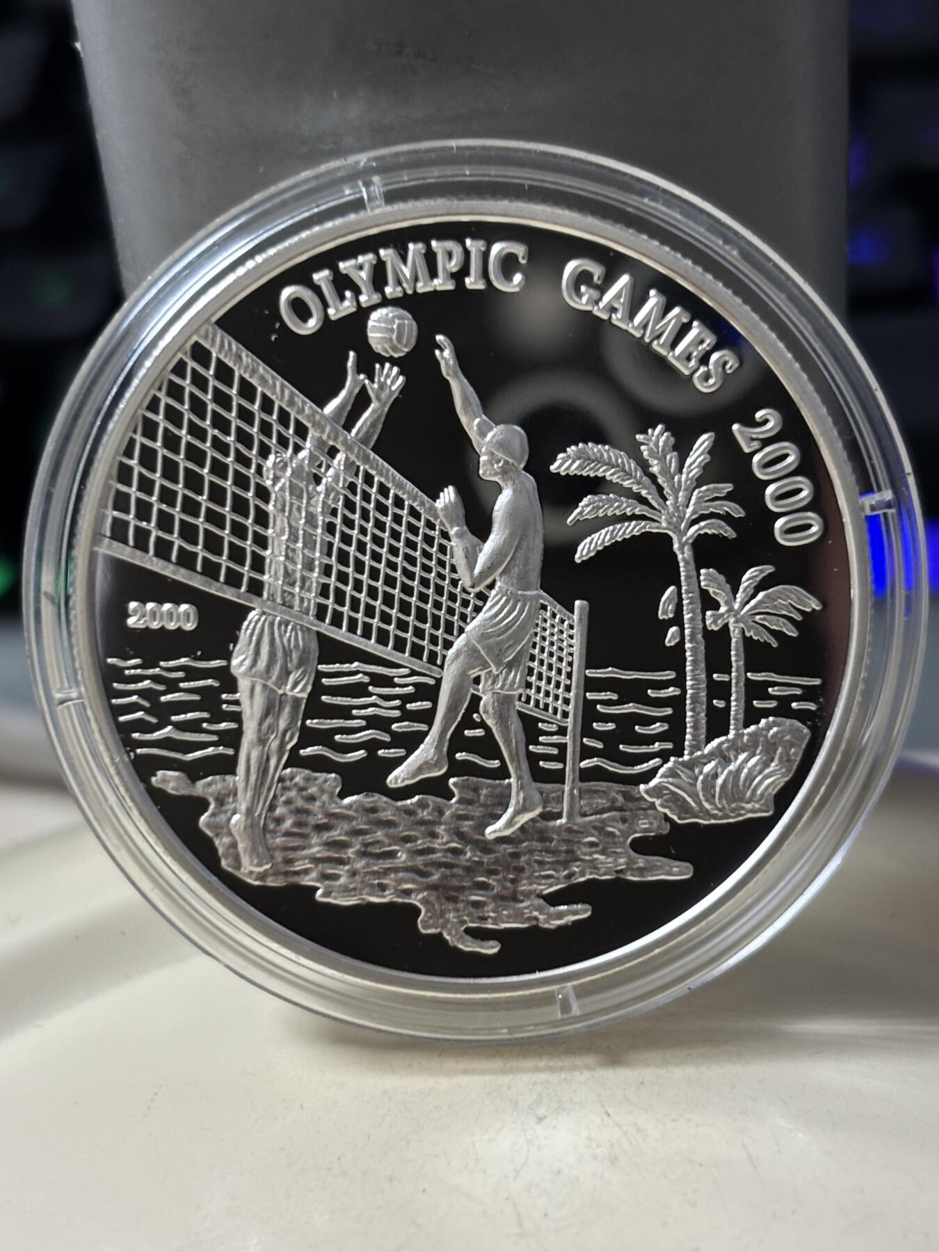 第185期拍卖 萨摩亚2000年沙滩排球31.46克纪念银币，925银，银价435元