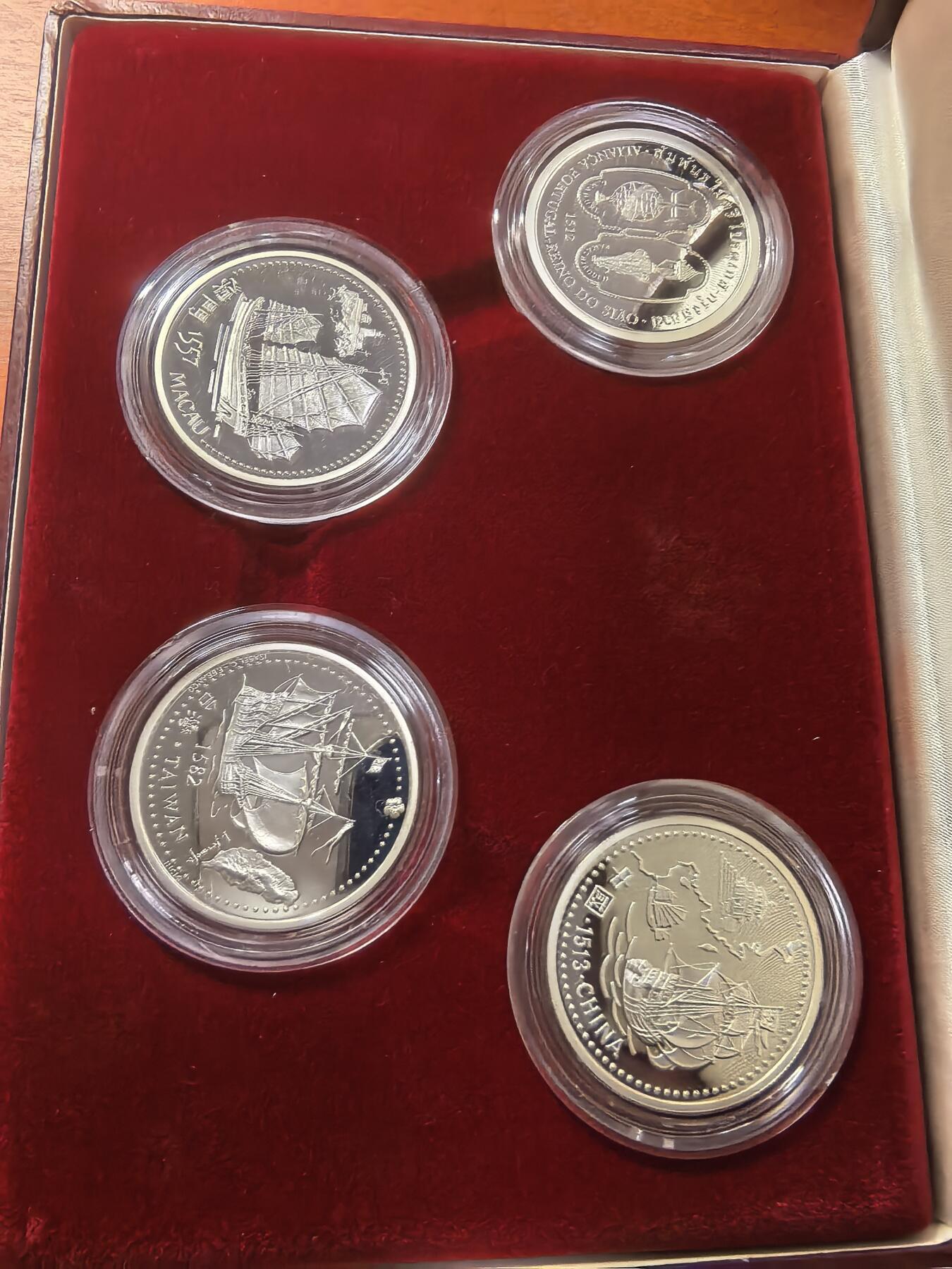长老汇蛇年精选第八十四场拍卖 1996葡萄牙大航海时代系列200埃斯库多斯精制银币系列VII——中国为主4枚精制银币，单枚24.5克925银，银价1320元，盒证全，银币带汉字