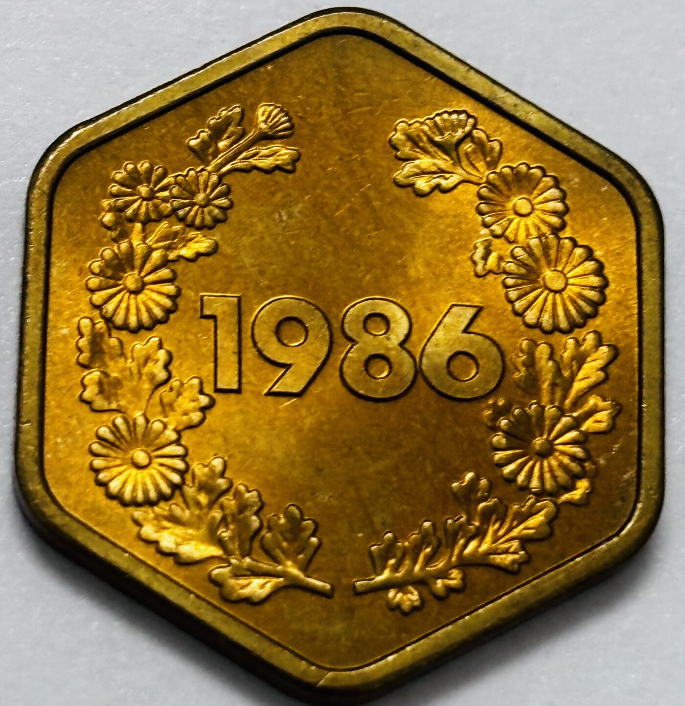 文馨钱币收藏第 286 场，圣诞节专场【 长期接收代拍品低至 0 佣金】 全新 1986 年日本桐叶纪念章