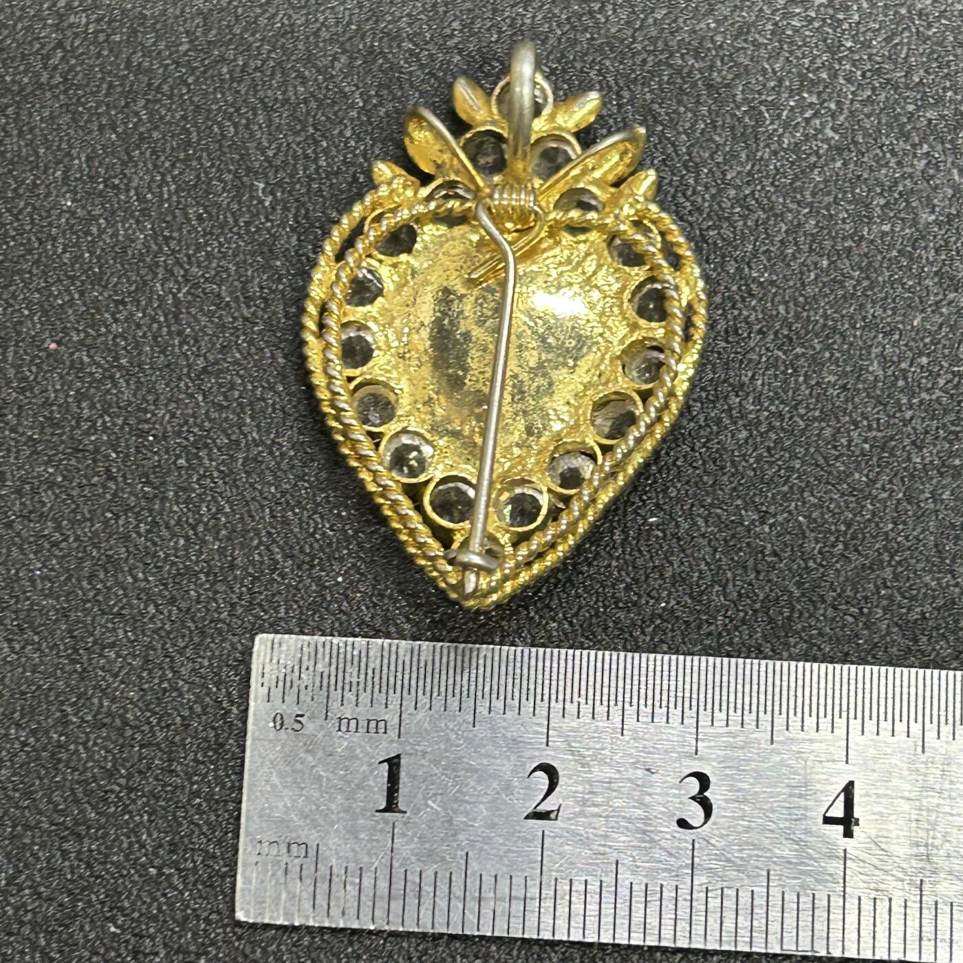 西秦中古拍卖第六十九期 泰国早期高僧纪念章 镶水钻