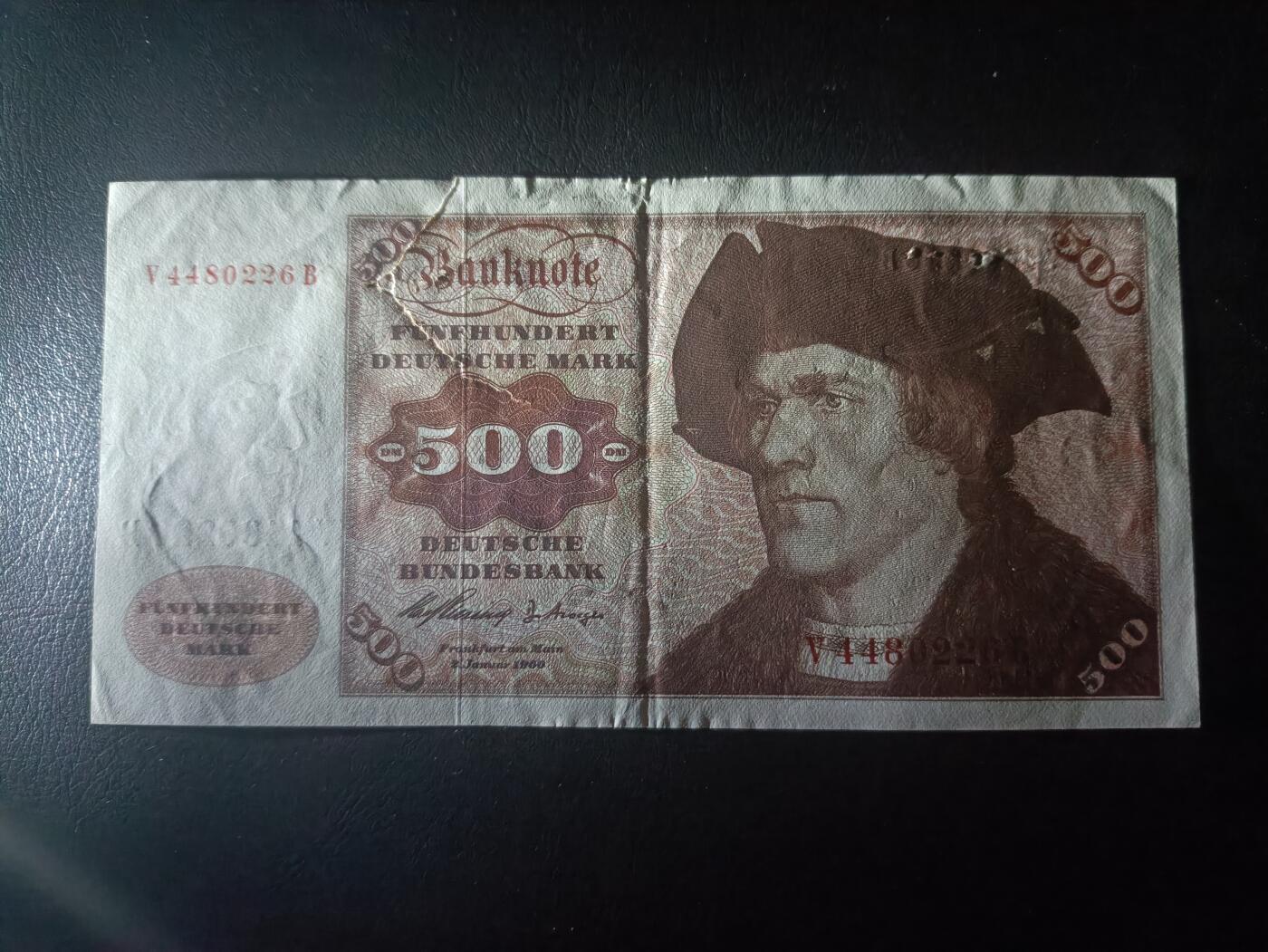 2025十二月第四期，总209期 德国1960年500马克AUNC有大幅度撕裂和针孔洞，舍那的大副肖像和爱尔茨堡