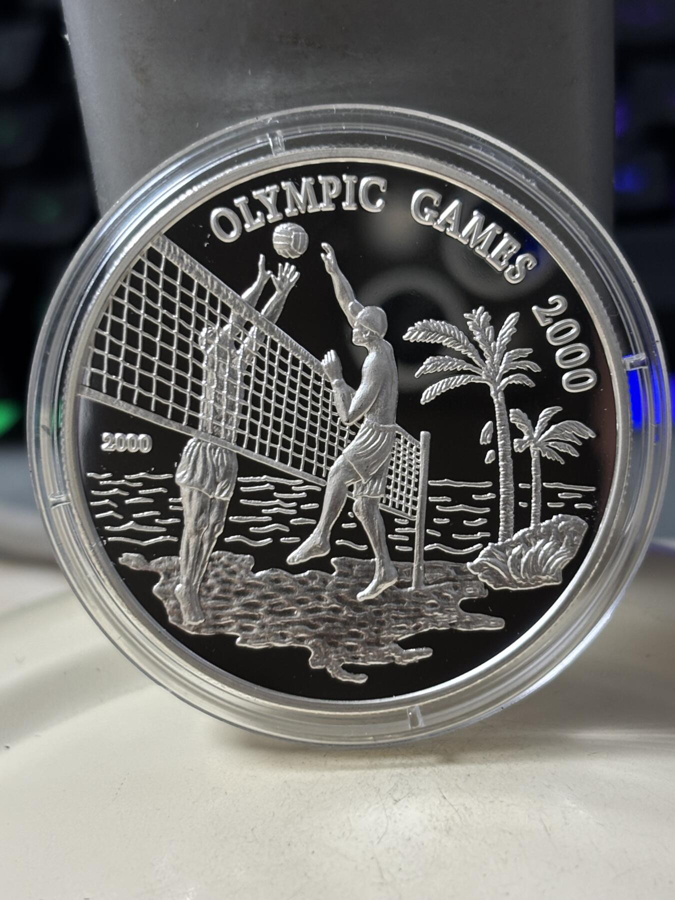 第185期拍卖 萨摩亚2000年沙滩排球31.46克纪念银币，925银，银价435元