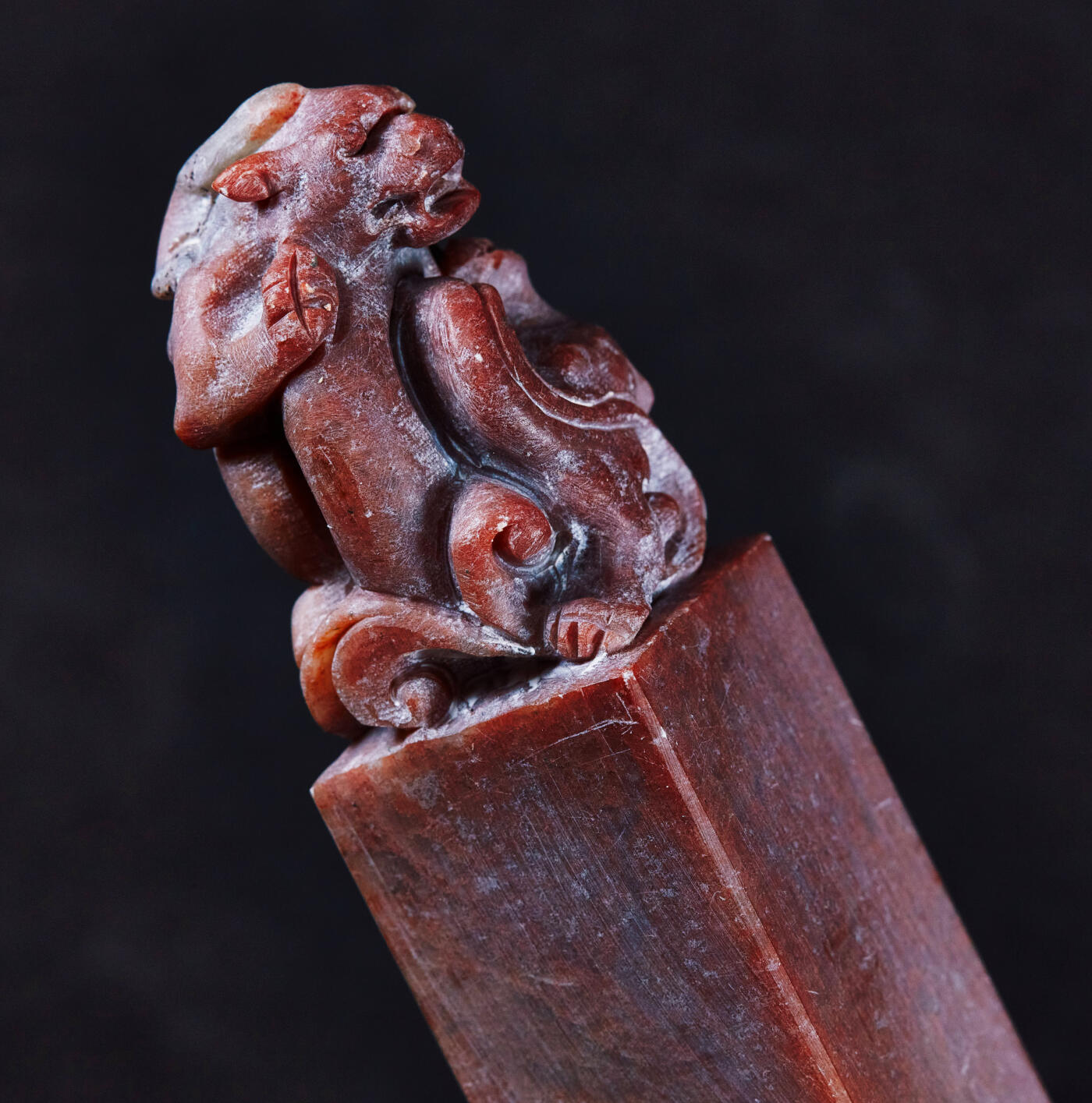 【俄甄集藏】2026年(046)01-07 星期三 晚 19:30 全场包邮 精美寿山石貔貅印章（产地中国福建），高：98mm，底座：24mm×24mm，重量：130.49克，雕工尚佳，寓意好