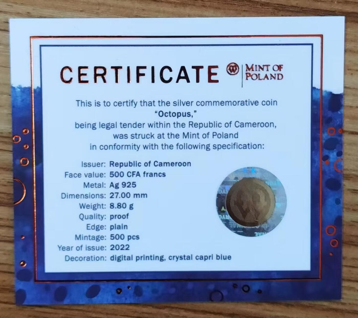 第185期拍卖 喀麦隆2022年，“章鱼”-美丽护身符. 镶嵌3枚大颗粒“卡普里蓝”宝石、项链吊坠、彩金色彩色，珠宝级精制银币. 盒证全. 超高颜值，美好时尚寓意. 国外售价145美元