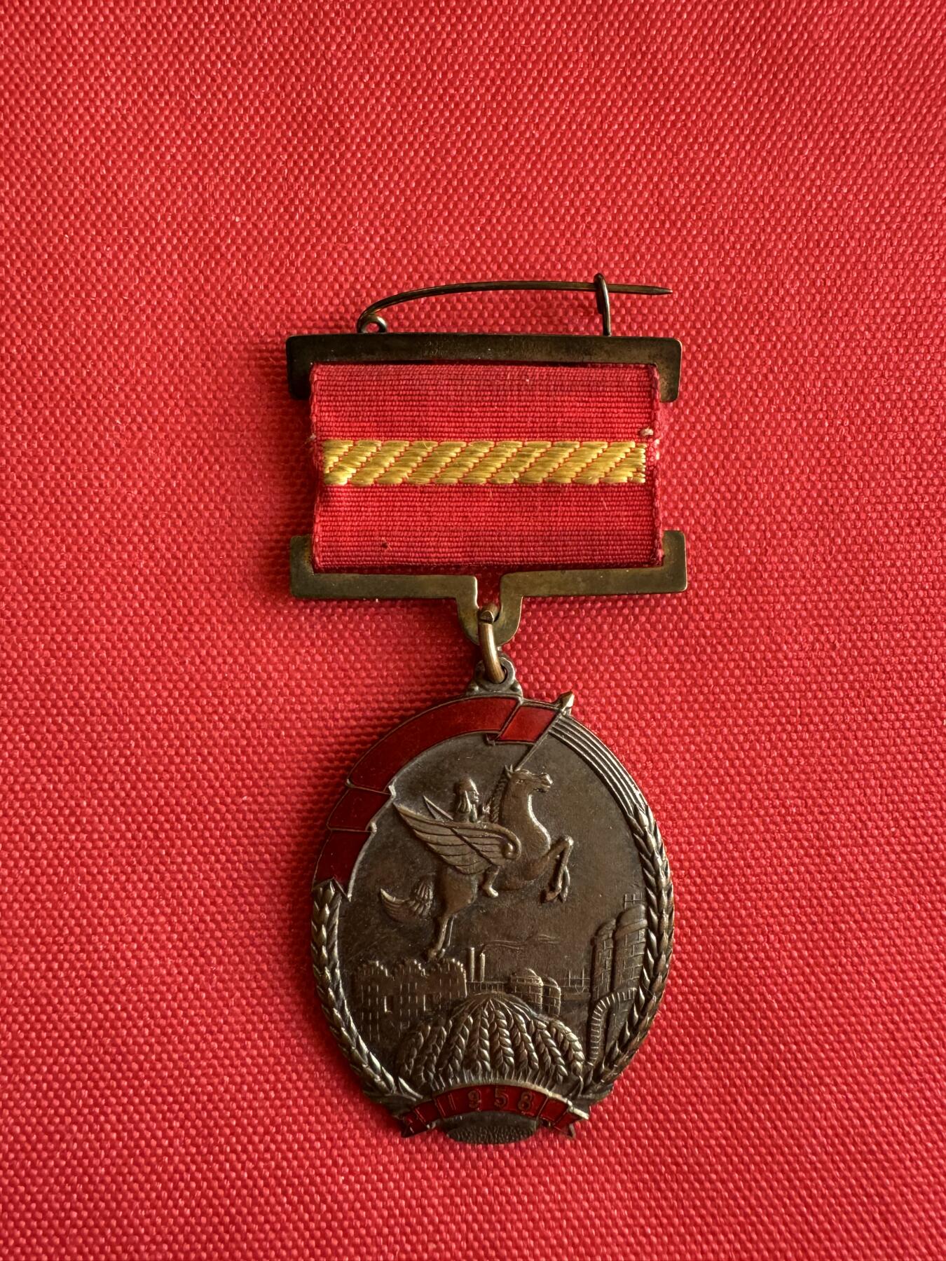 五哥徽章群   20号周六晚上八点4群联拍