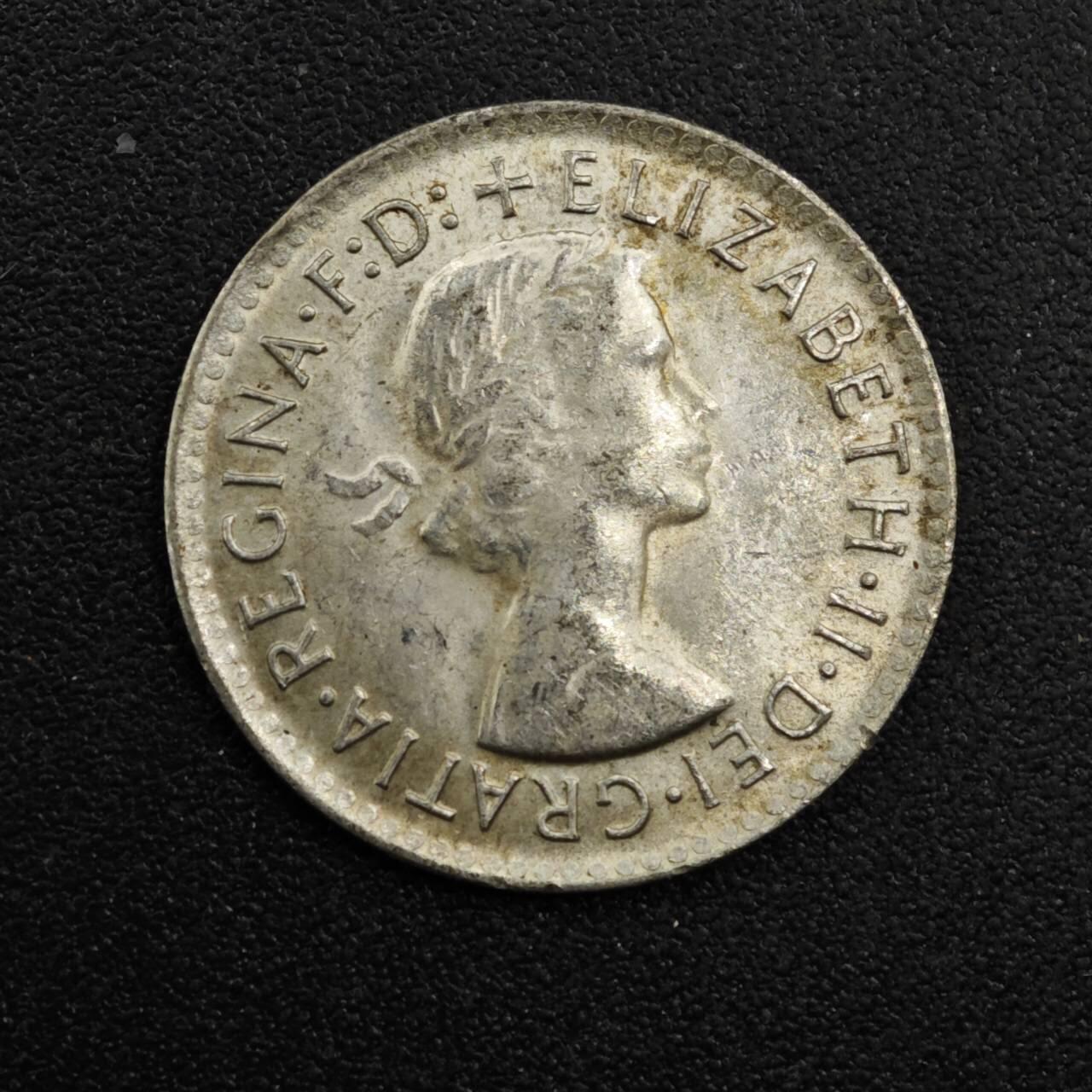 【淘币小摊】实时拍第八百三十三拍   散币场   满百包邮可预留二周 每周一统一发货   澳大利亚1963年伊丽莎白二世3便士银币