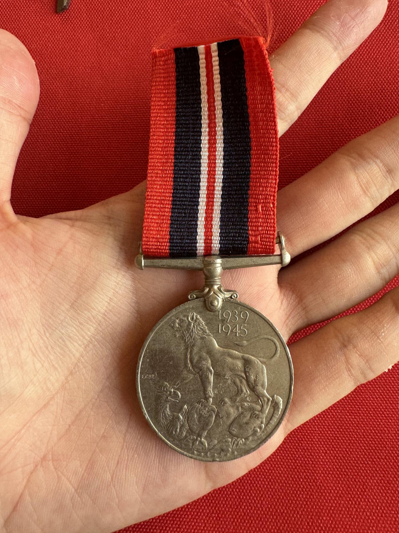 五哥徽章群   20号周六晚上八点4群联拍 铜章