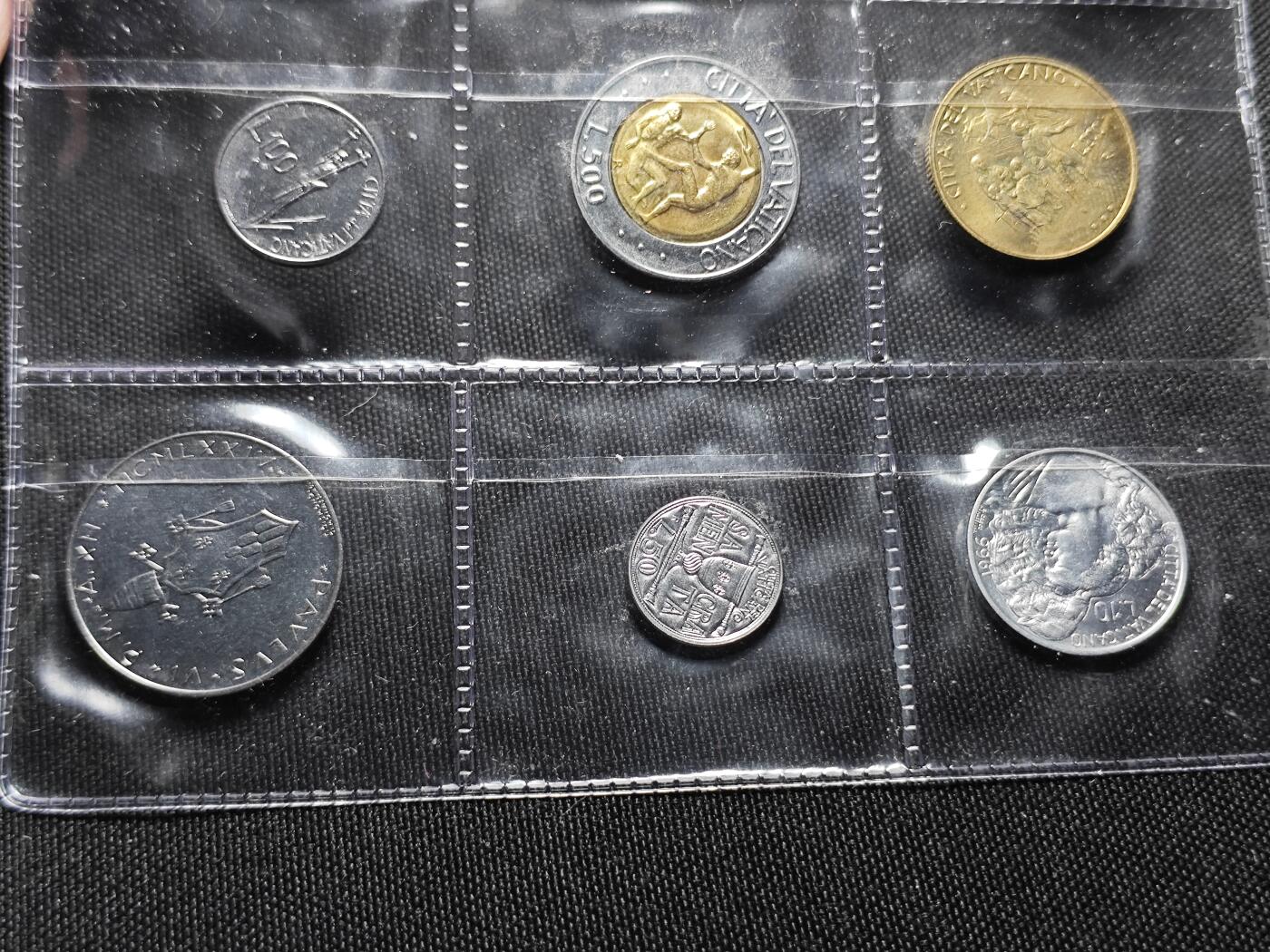 KK钱币收藏小铺 《套币 好品/批量散币专场》  2月预留时间 周末发货  梵蒂冈大小面值一套