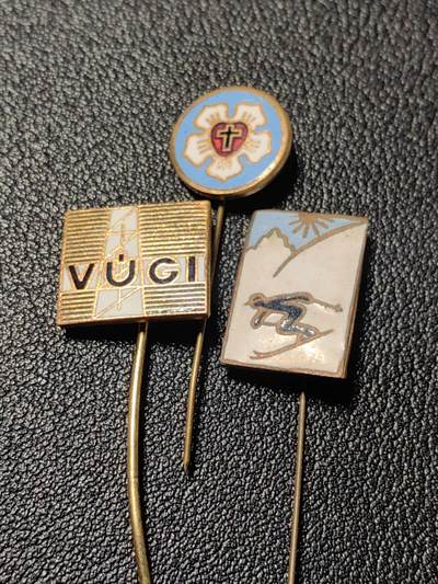 靖甫拍卖第十三场 - 铜珐琅徽章三枚