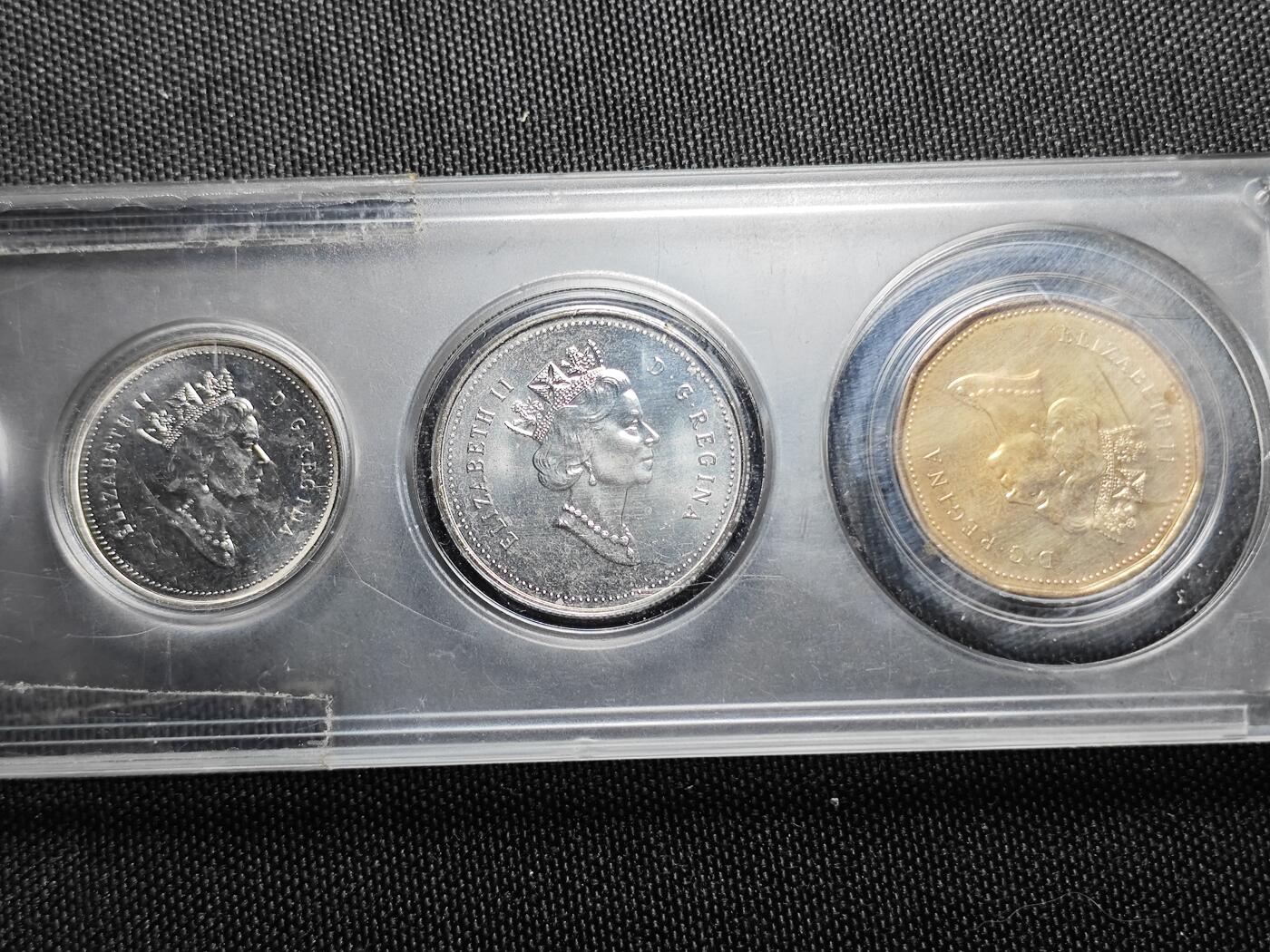 KK钱币收藏小铺 《套币 好品/批量散币专场》  2月预留时间 周末发货  1993加拿大大小面值清年一套