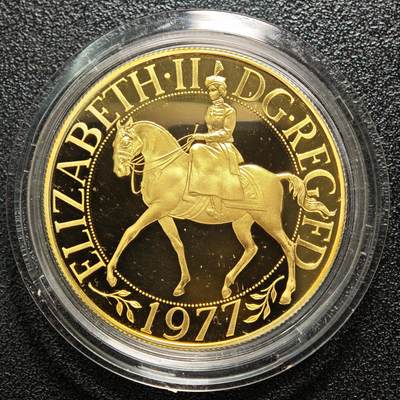 【德藏】世界币章拍卖第158期（拍品征集中~欢迎藏友联系） - 1977年 英国伊丽莎白二世女王登基25周年银禧镀金精制纪念章 原盒 带证书 直径约：38.61mm；重约：28.276g