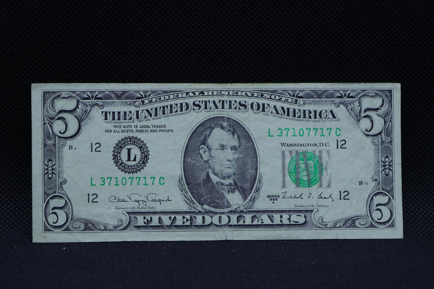 【淘币小摊】限时拍第八百三十四拍  纸币场  满百包邮可预留两周  周一统一发货    美国1988年5元纸币【有折】