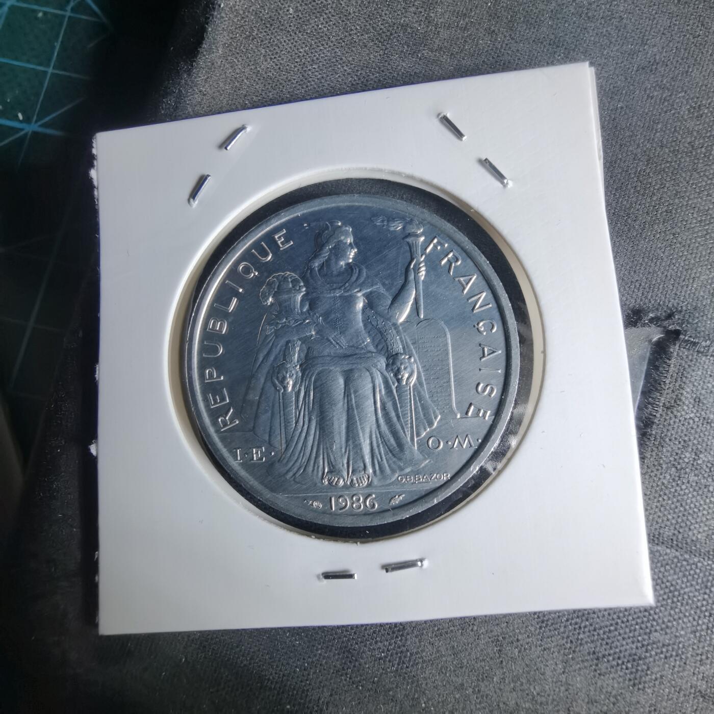 沼泽如烟--第941场 法属波利尼西亚1986年5法郎