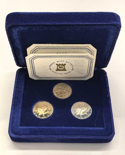 博洋堂世界钱币拍卖第153期（全场包邮） - 马恩岛（英国）1979年1英镑3枚套 三曲腿图 镍（流通）/合金（精制）/银（精制） 925银4.6克 发行量：2万 盒证全