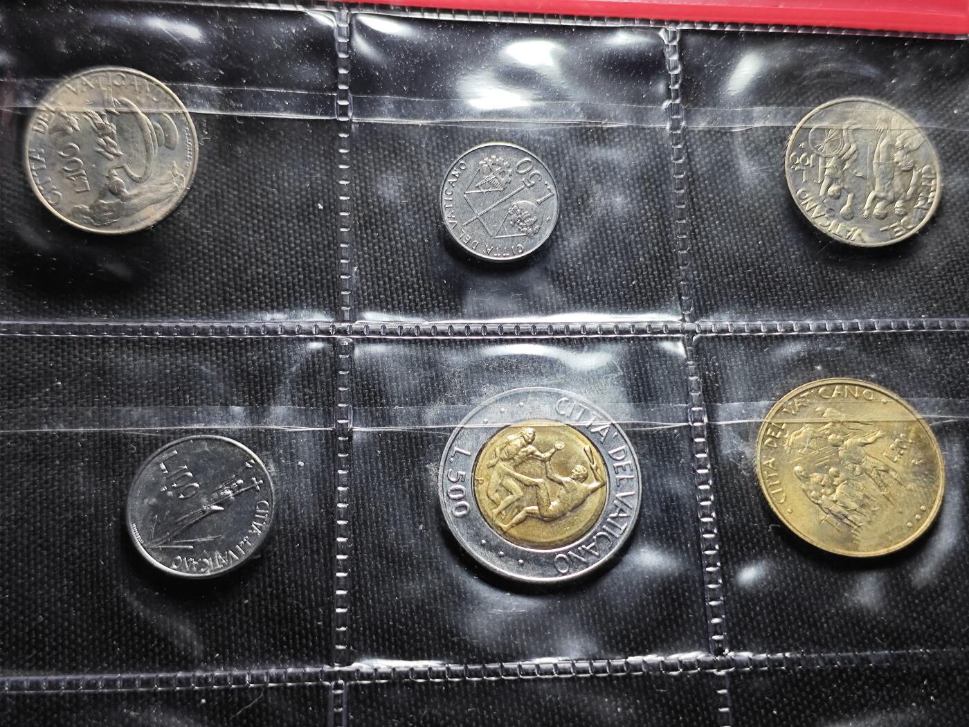 KK钱币收藏小铺 《套币 好品/批量散币专场》  2月预留时间 周末发货  梵蒂冈大小面值一套