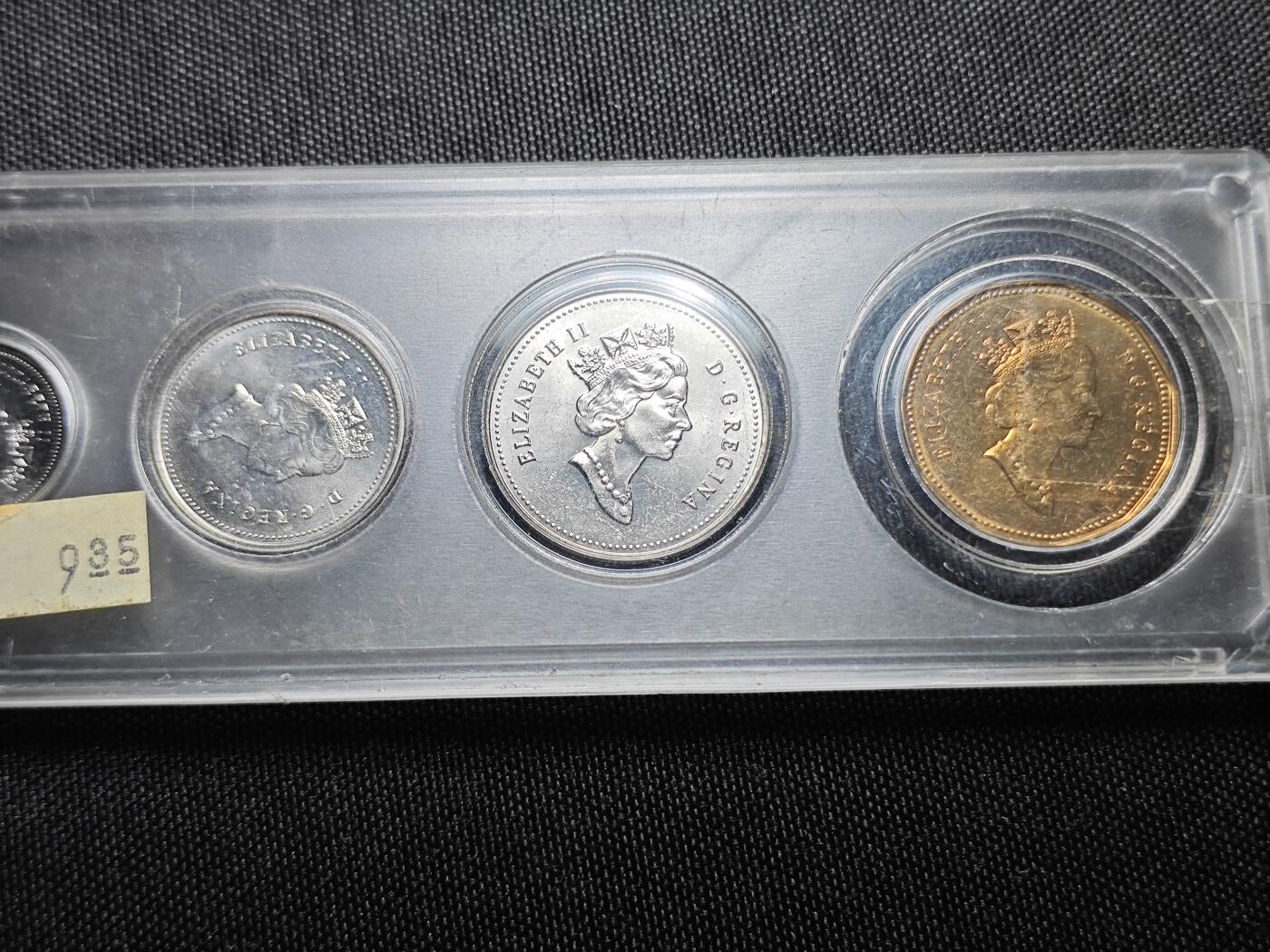 KK钱币收藏小铺 《套币 好品/批量散币专场》  2月预留时间 周末发货  1995加拿大大小面值清年一套