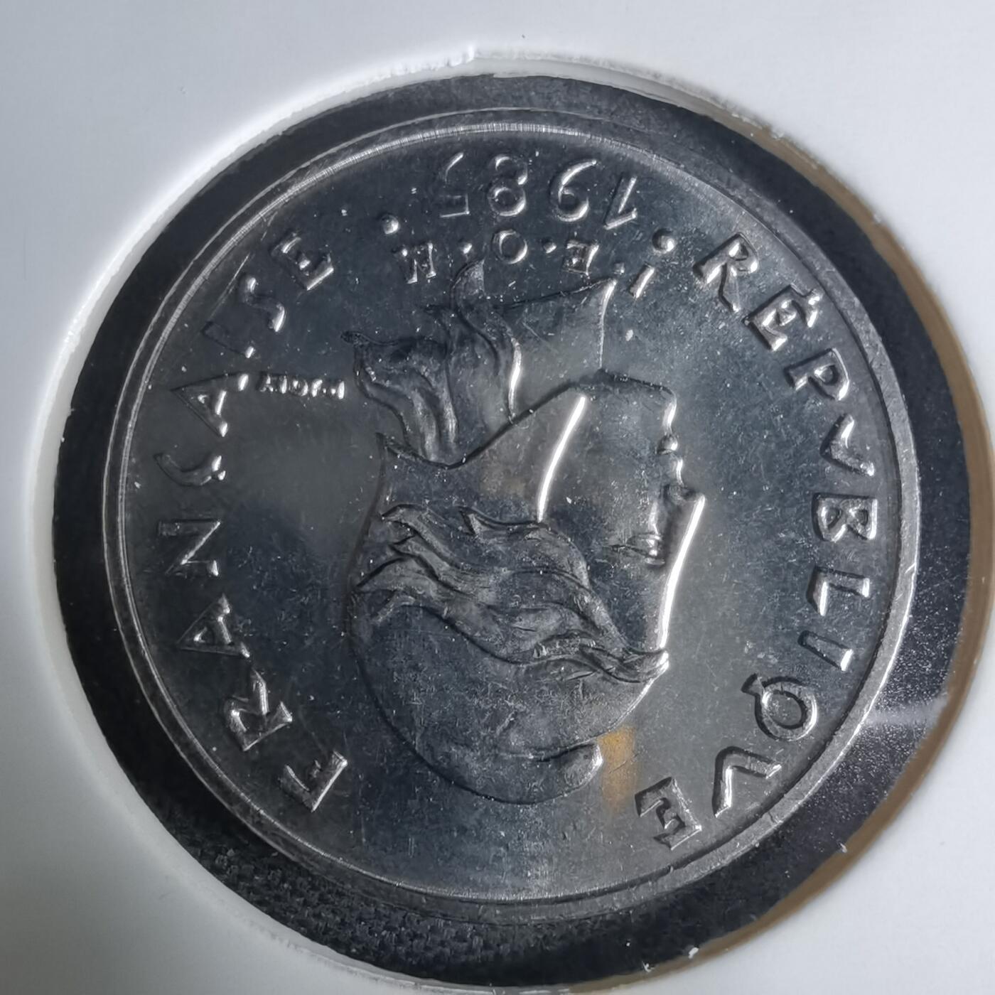 沼泽如烟--第941场 法属波利尼西亚1985年10法郎