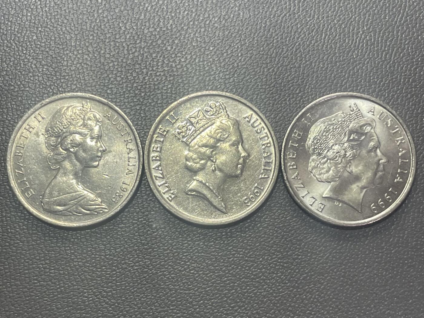 回流1222 澳大利亚5分针鼹3枚 女王不同时期像