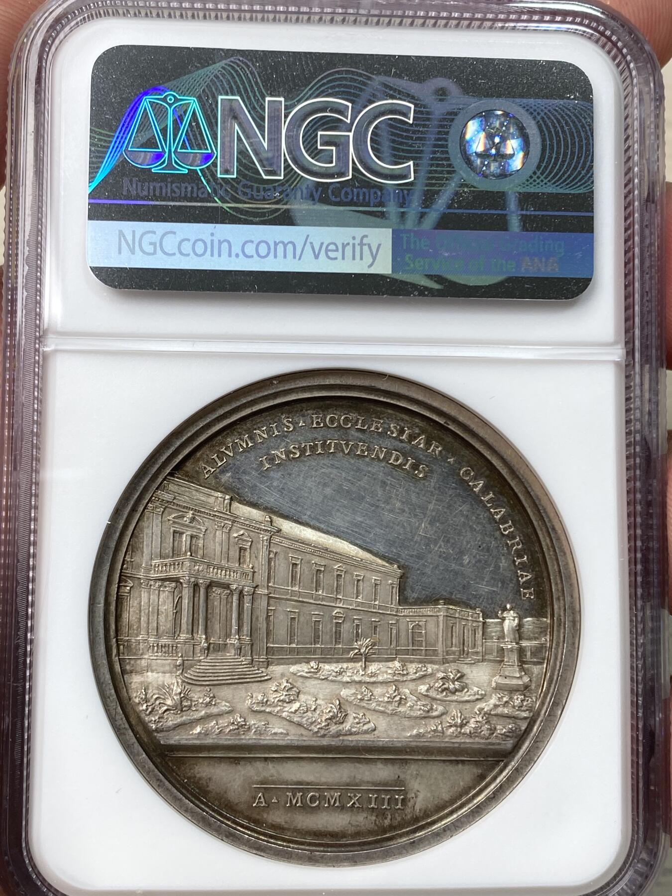 万国钱币拍卖第058期（万国新年大拍） NGC MS61 1913年梵蒂冈教皇庇护十世纪念罗马卡拉布雷斯神学院成立大银章 高浮雕神学院景观极美火烧云彩浆