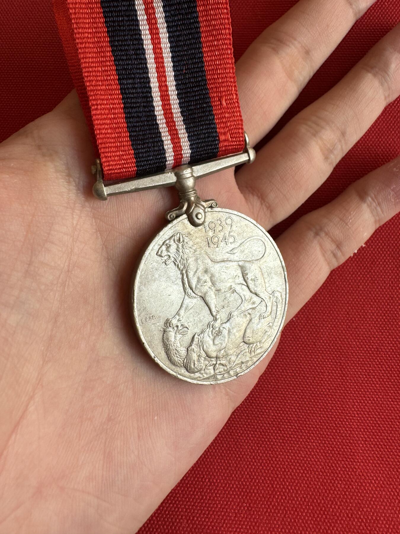 五哥徽章群   20号周六晚上八点4群联拍 铜章