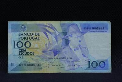 【淘币小摊】限时拍第八百三十四拍  纸币场  满百包邮可预留两周  周一统一发货  -  葡萄牙1988年100埃斯库多纸币【有折】