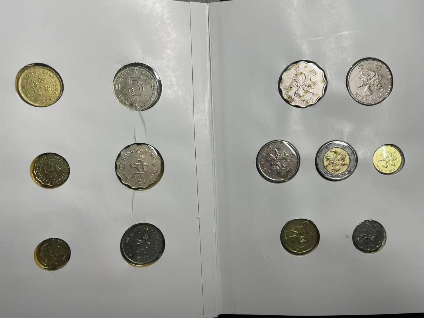 大中华拍卖第807期 香港中国银行9620.50.100.500.1000尾3同含硬币册子 全新无斑