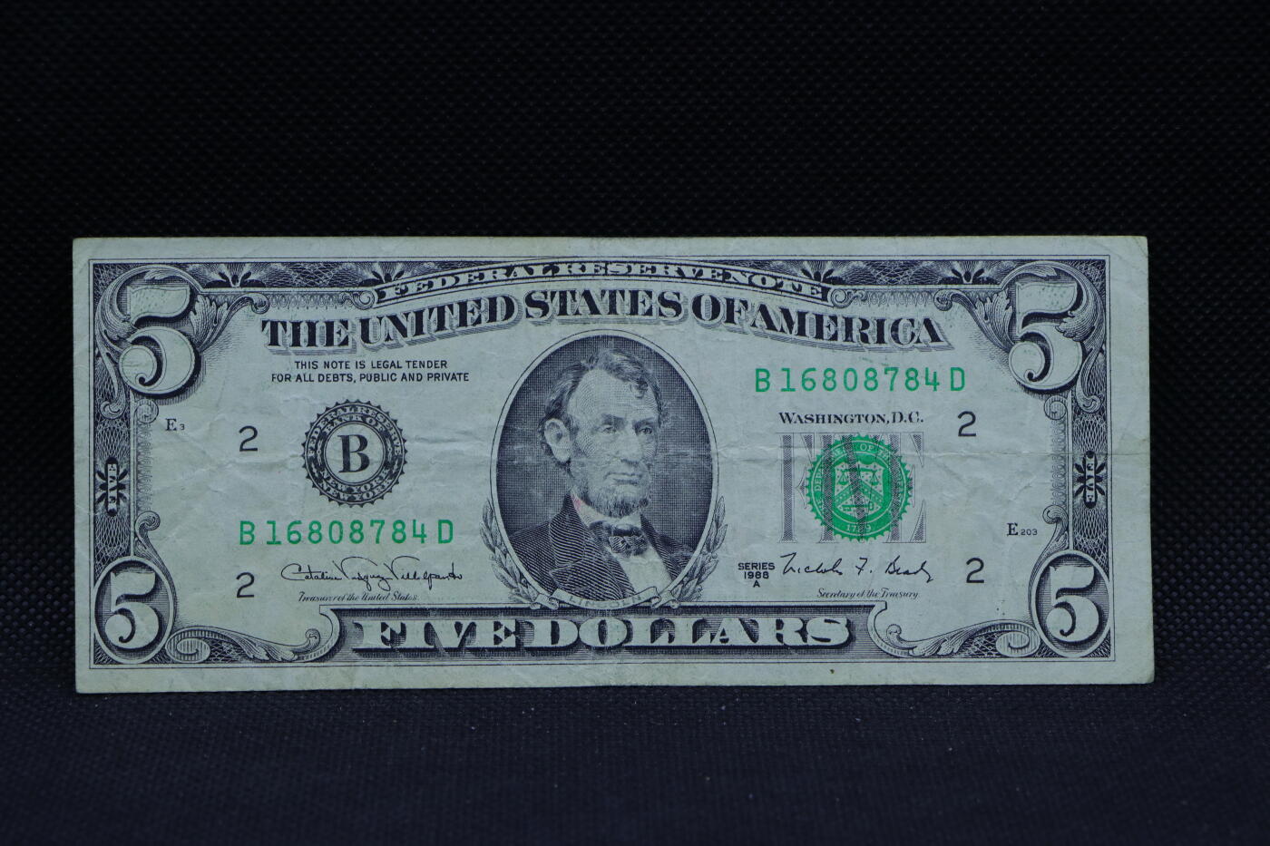 【淘币小摊】限时拍第八百三十四拍  纸币场  满百包邮可预留两周  周一统一发货    美国1988年5元纸币【有折】