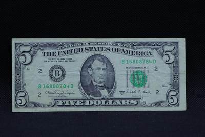 【淘币小摊】限时拍第八百三十四拍  纸币场  满百包邮可预留两周  周一统一发货  -   美国1988年5元纸币【有折】
