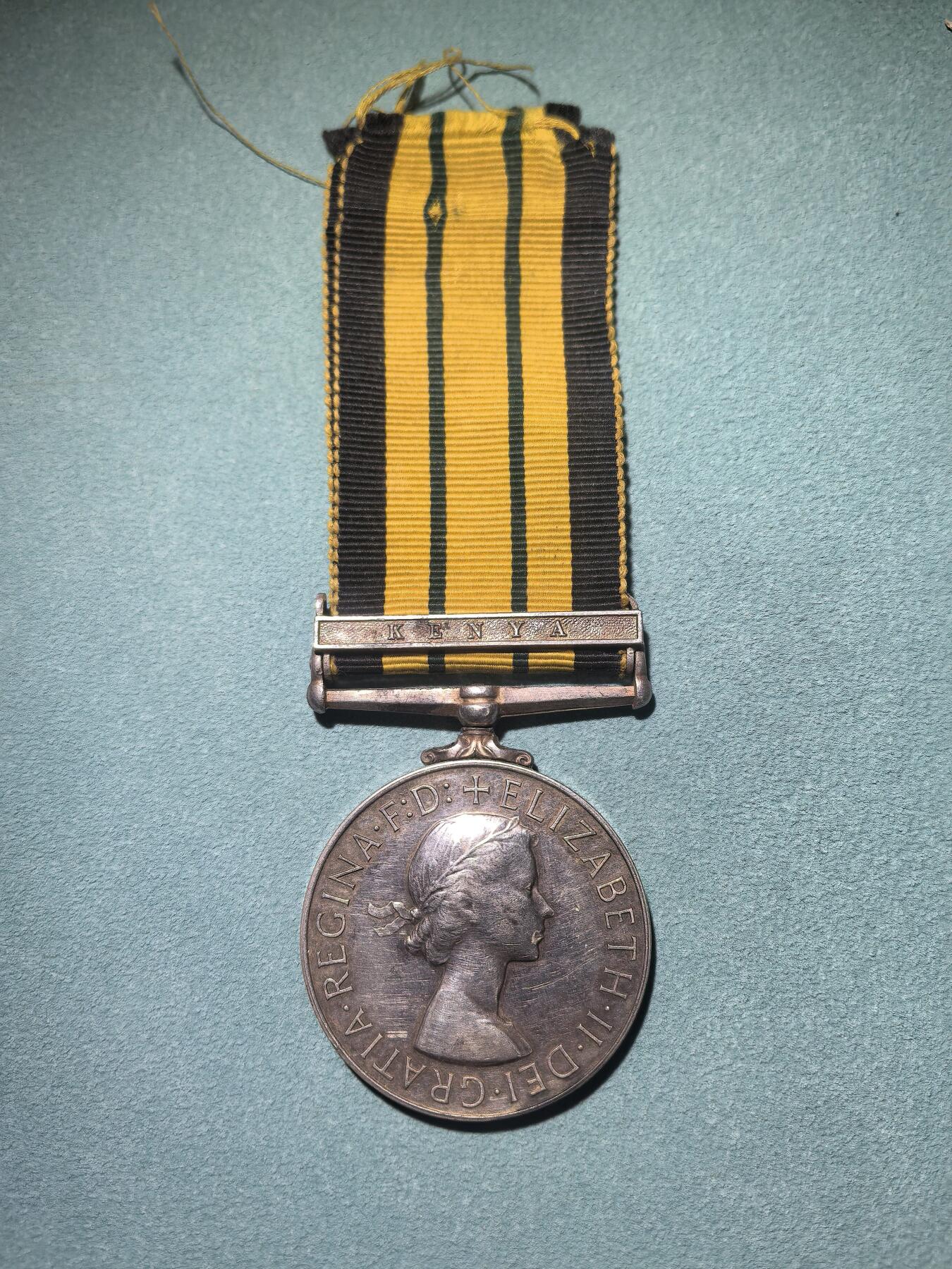 盛世勋华——号角文化勋章邮票专场拍卖第294期 英国非洲通用服役奖章 带肯尼亚勋条 银制 带边铭 授予镇压肯尼亚地区叛乱的英国军人