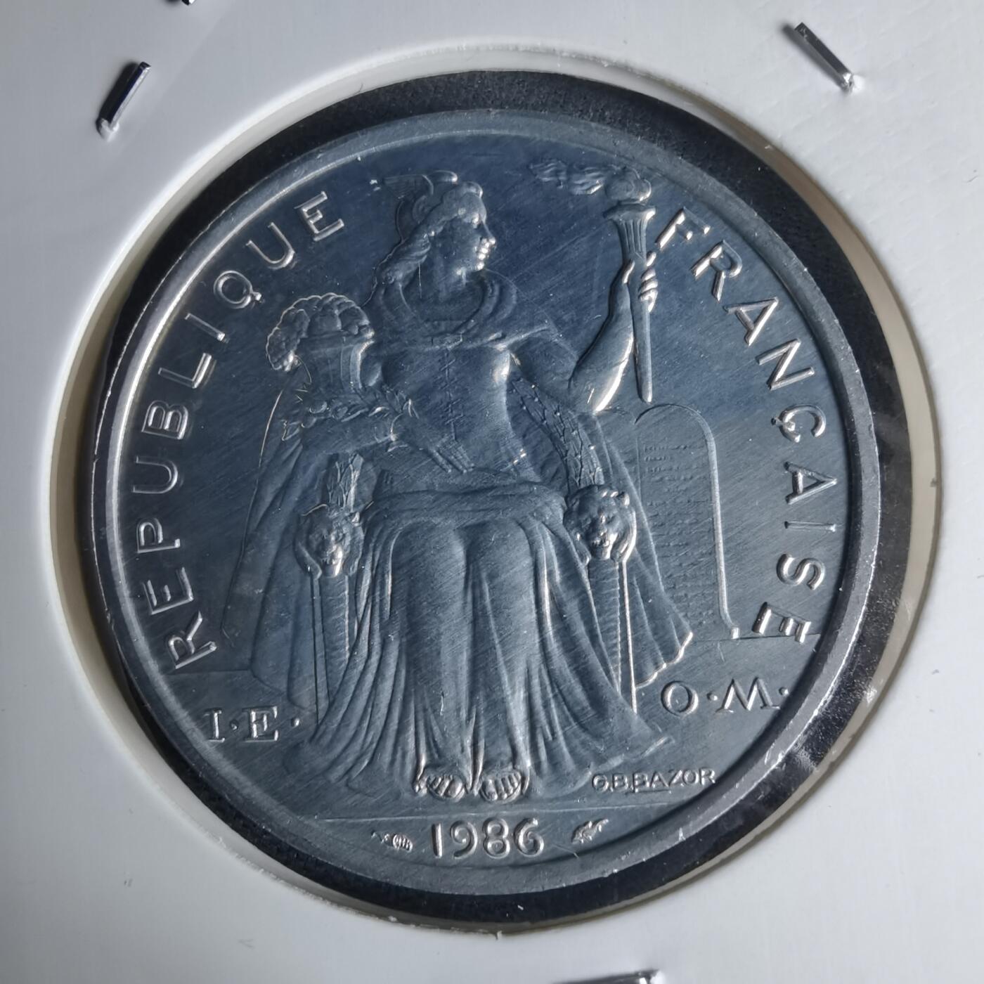 沼泽如烟--第941场 法属波利尼西亚1986年5法郎