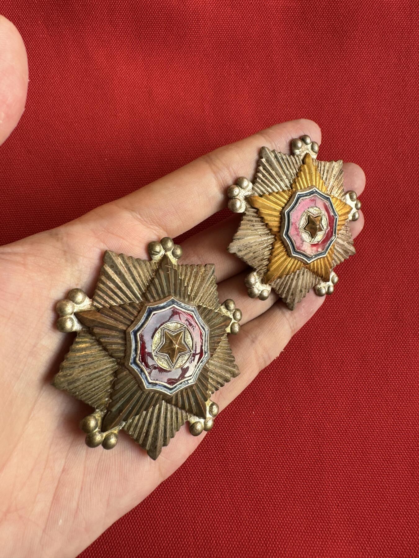 五哥徽章群   20号周六晚上八点4群联拍 朝鲜章