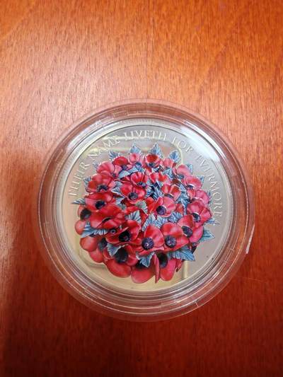 长老汇蛇年精选第八十四场拍卖 - 2016奥尔德尼阵亡将士纪念日5英镑彩色加厚精制币，56.56克925银，盒证全，1000枚，市场价2000元