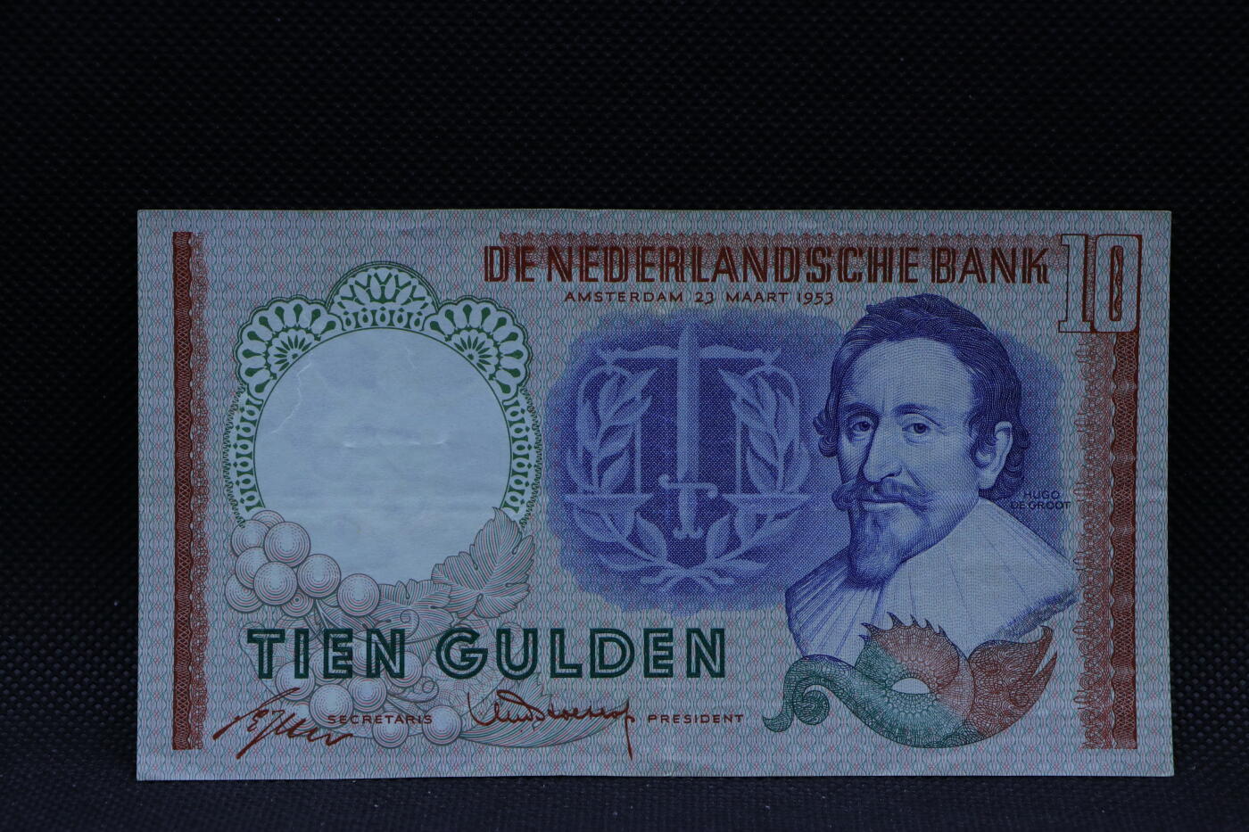 【淘币小摊】限时拍第八百三十四拍  纸币场  满百包邮可预留两周  周一统一发货   荷兰1953年10盾纸币【有折】