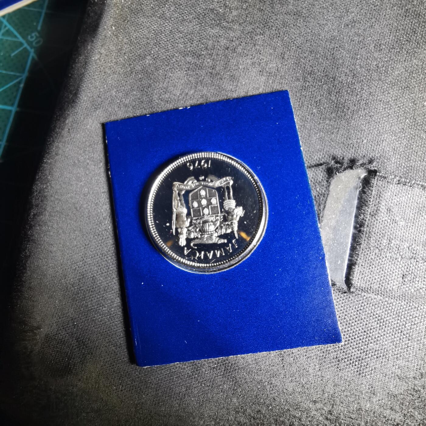 沼泽如烟--第941场 牙买加1976年5分精制币