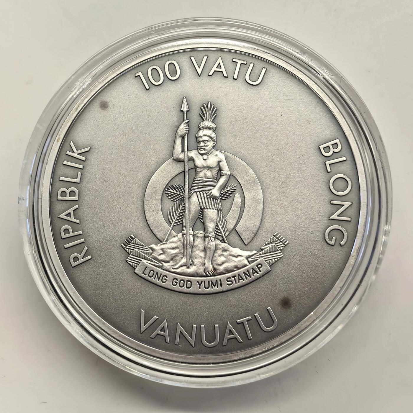 博洋堂世界钱币拍卖第153期（全场包邮） 瓦努阿图2013年100瓦图仿古镶钻银币 浣熊 2盎司999银 0.005克拉钻X6颗 发行量：500 盒证全（钻石带证）少见