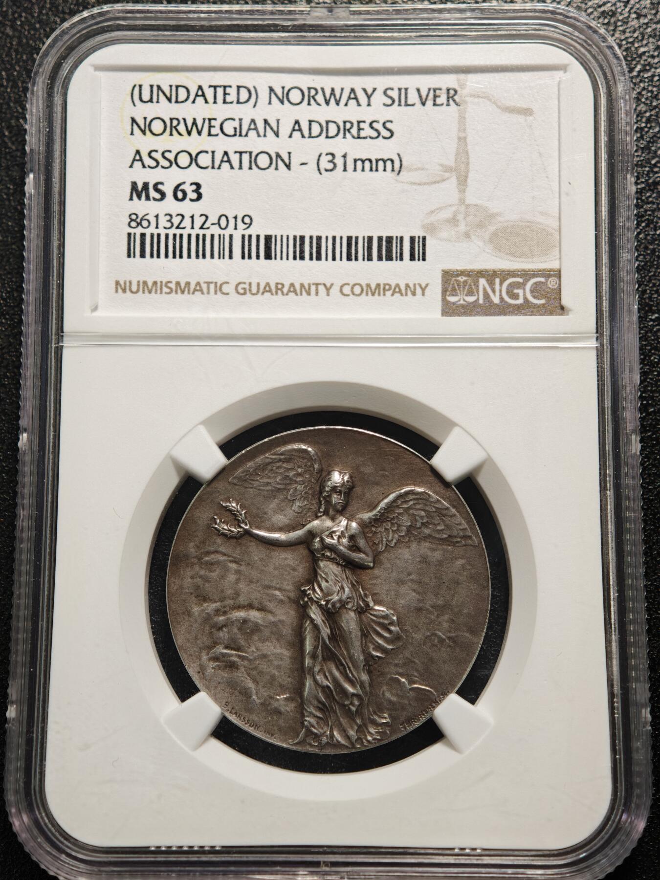 【德藏】世界币章拍卖第158期（拍品征集中~欢迎藏友联系） 20世纪 挪威国家体育联合会（Norges Idrettsforbund）颁发新艺术风格体育荣誉奖章纪念银章 由法国著名雕塑家欧仁·拉森（Eugène Lauste）设计 原味包浆 NGC MS63