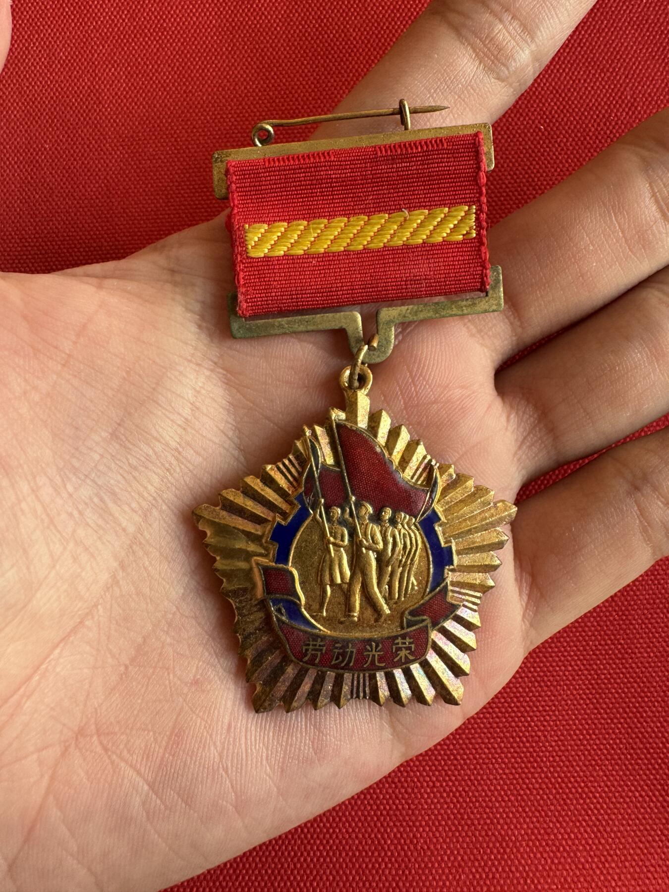 五哥徽章群   20号周六晚上八点4群联拍