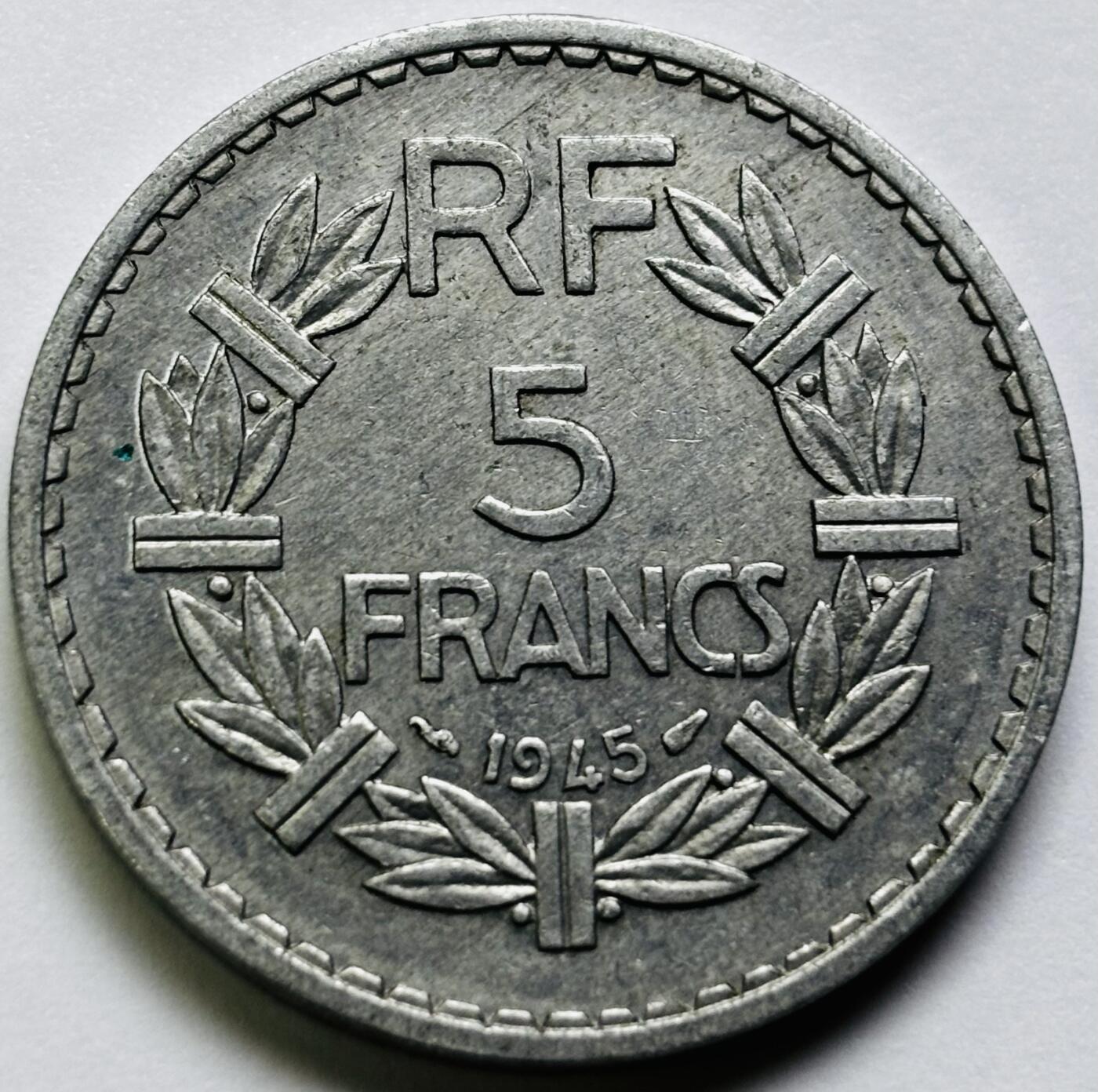 文馨钱币收藏第 286 场，圣诞节专场【 长期接收代拍品低至 0 佣金】 1945 年法兰西第四共和国 第一版本 5 法郎大铝币，首发年