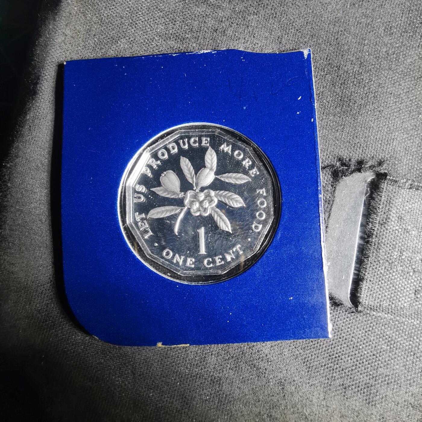 沼泽如烟--第941场 牙买加1976年1分精制币