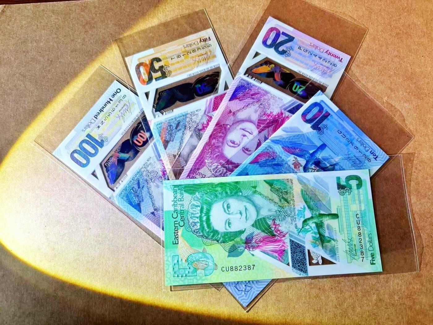 【Blue Auction】世界纸币精拍第765期——18级TOP拍卖/信誉/品质/专业/高效💫 【一组5张 含无47】东加勒比5-100元 女王 全新UNC