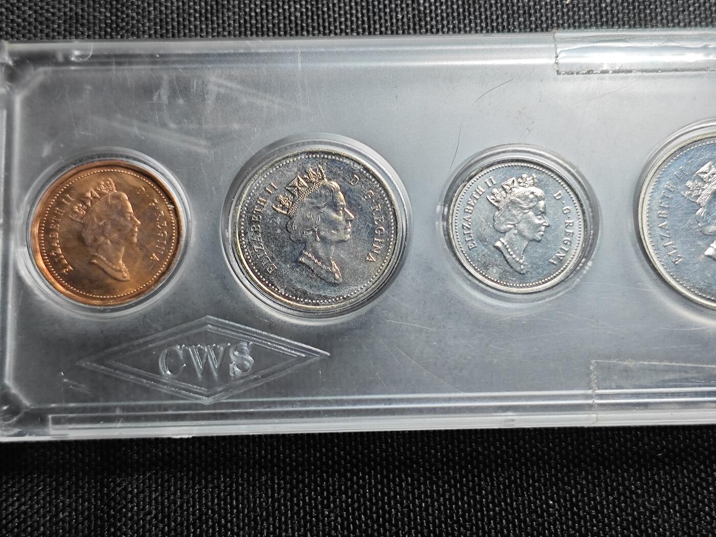 KK钱币收藏小铺 《套币 好品/批量散币专场》  2月预留时间 周末发货  1993加拿大大小面值清年一套