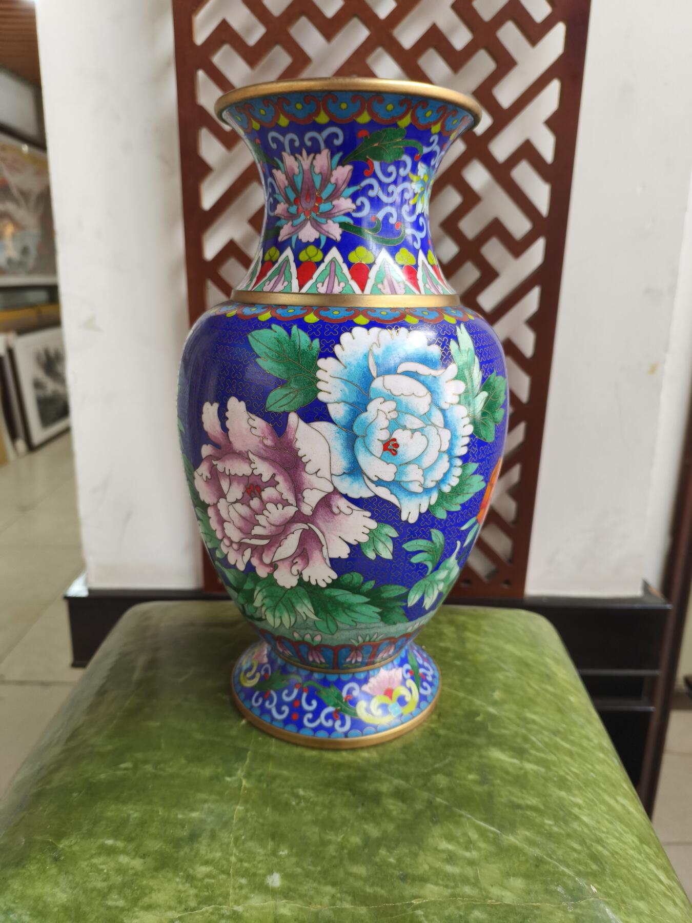 海外回流精品拍卖12.28 日本回流民国时期景泰蓝大花瓶 