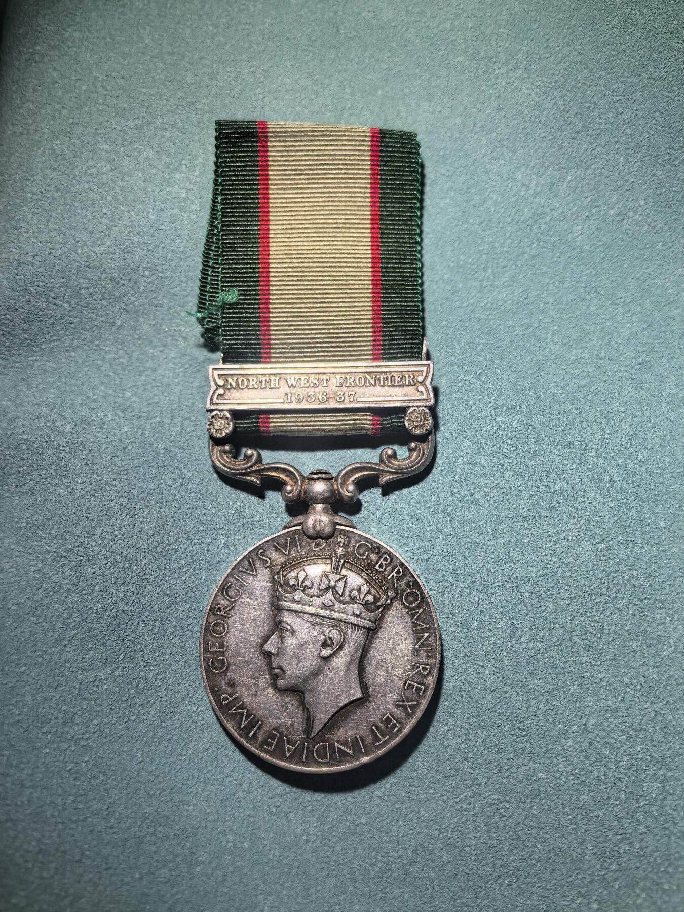 盛世勋华——号角文化勋章邮票专场拍卖第294期 英国乔治六世版印度服役奖章 银制 带刻名 带西北前线1936-37 勋条 授予这一时间在英属印度服役的军人